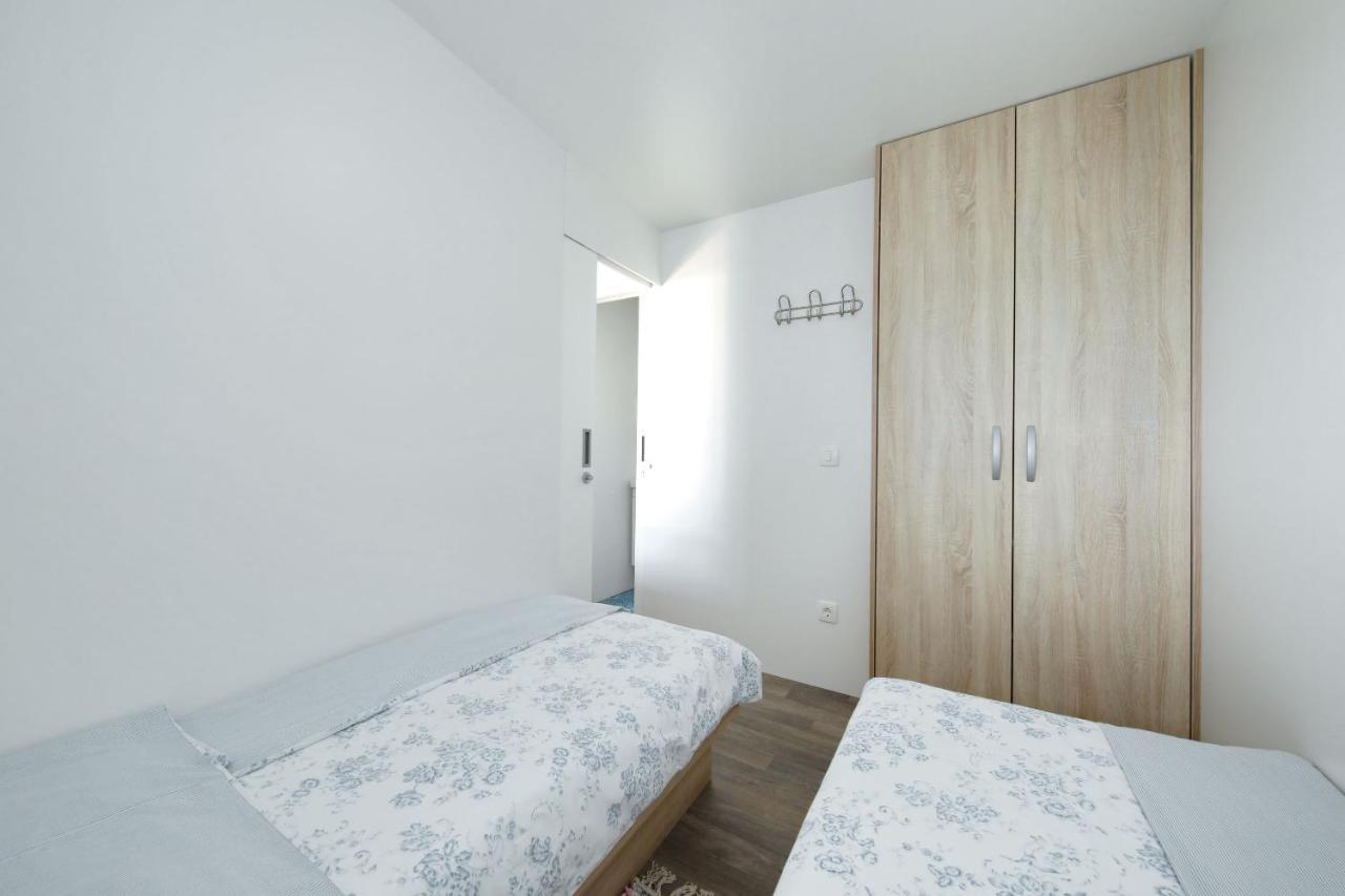 Mobile Home Safir Biograd Na Moru Εξωτερικό φωτογραφία